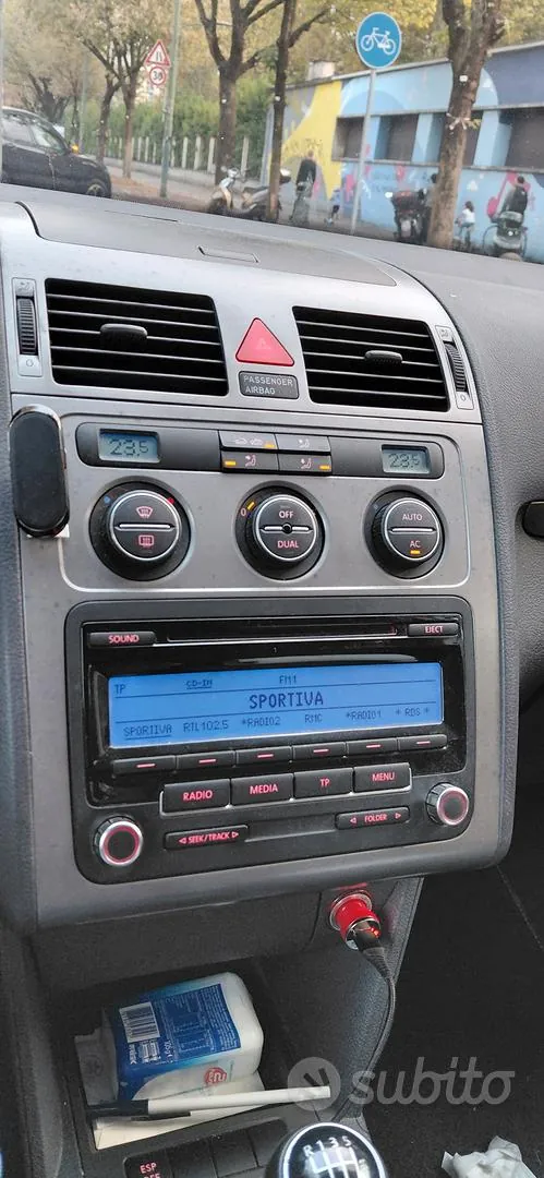 Volkswagen Touran 2008 photo 5
