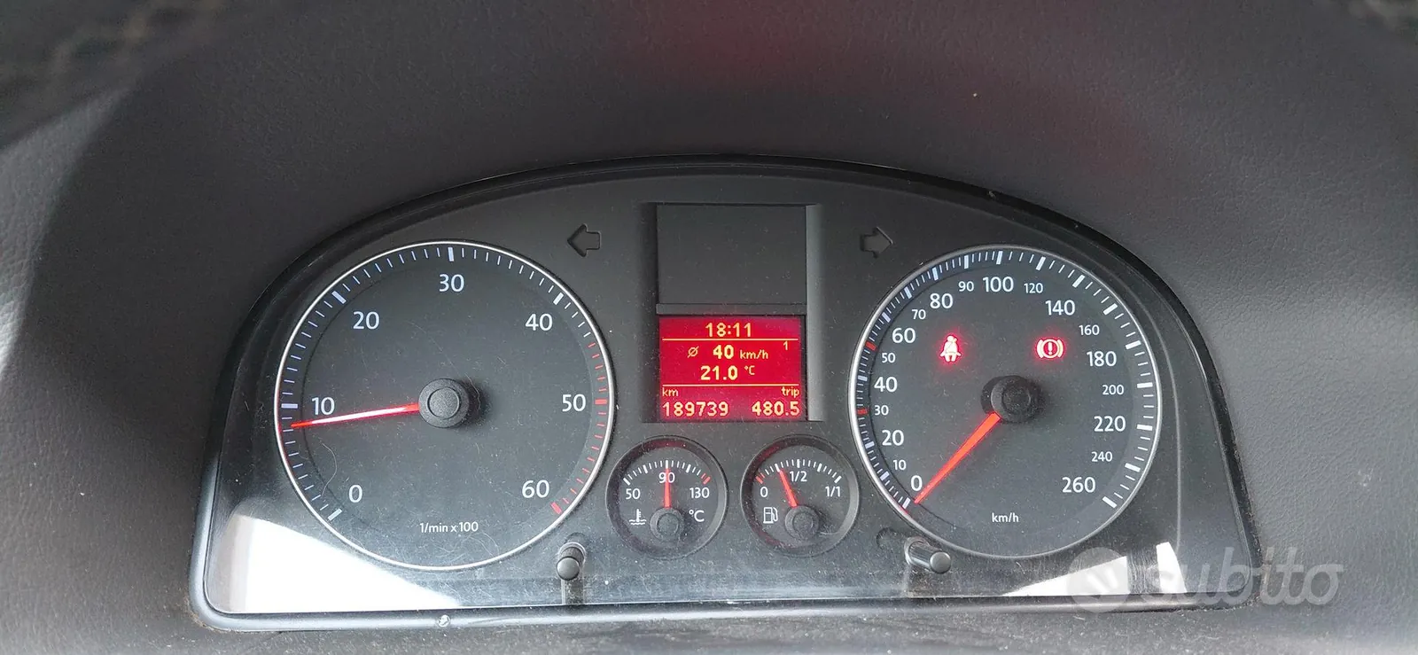 Volkswagen Touran 2008 photo 2