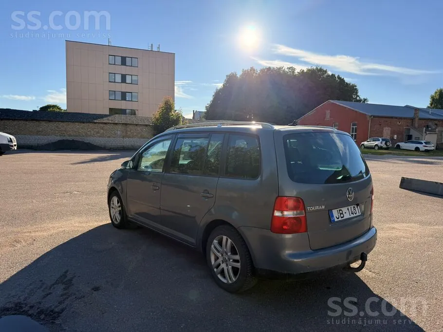 Volkswagen Touran 2004 photo 4
