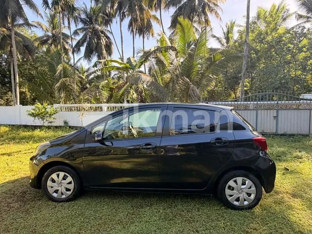 Toyota Vitz 2016 photo 4