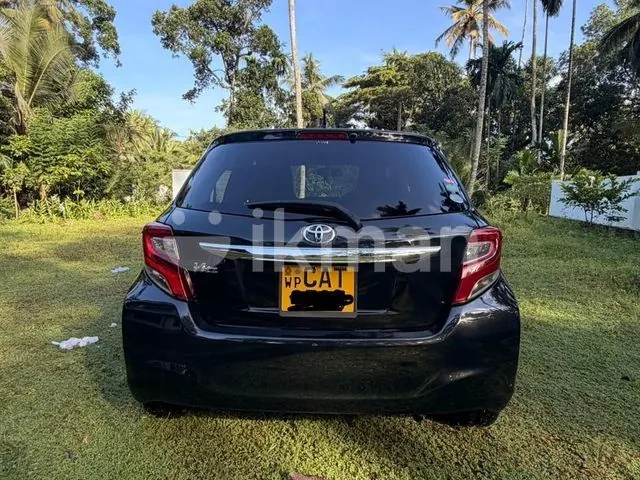 Toyota Vitz 2016 photo 2