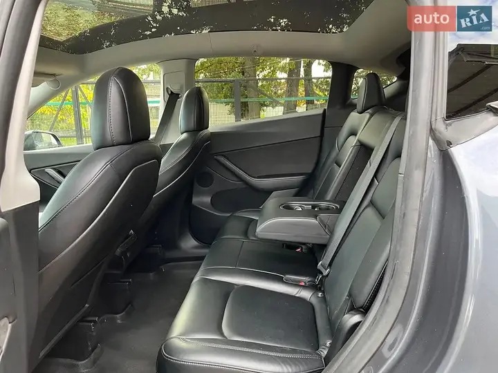 Tesla Model Y 2021 photo 4