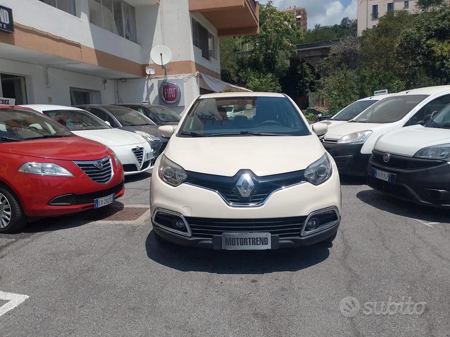 Renault Captur 2014 photo 2