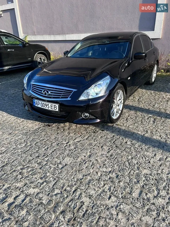 Infiniti G25 2013 photo 2