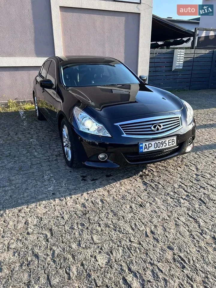 Infiniti G25 2013 photo 3