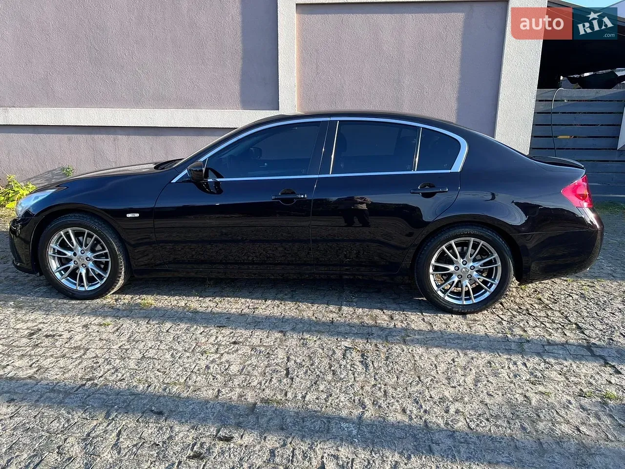 Infiniti G25 2013 photo 4