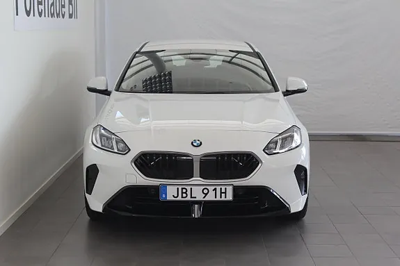 BMW 120 2026 photo 2