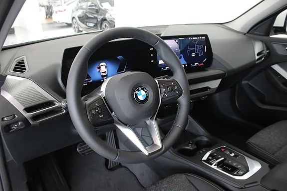 BMW 120 2026 photo 5