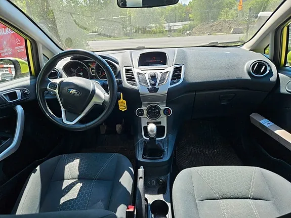 Ford Fiesta 2012 photo 4
