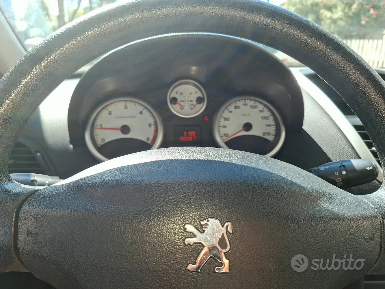 Peugeot 207 2010 photo 3