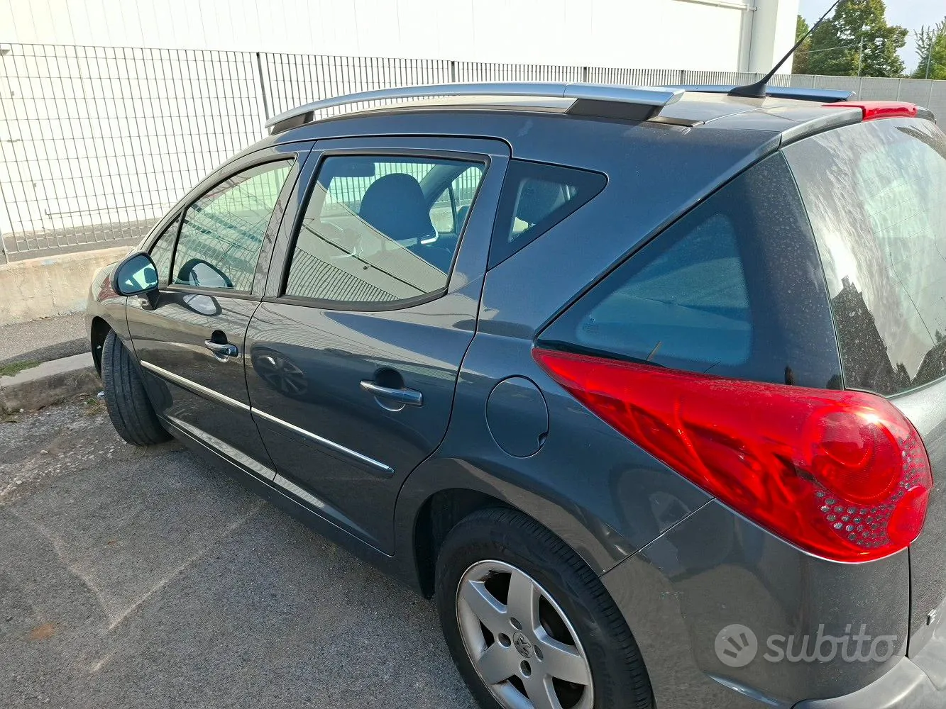 Peugeot 207 2010 photo 4
