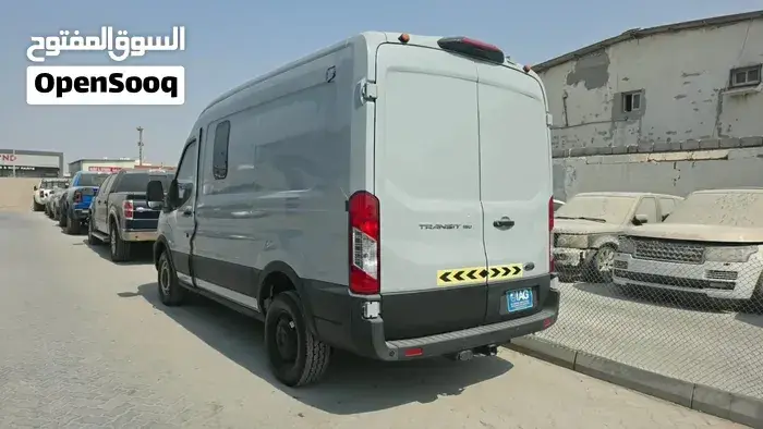 Ford Transit 2023 photo 2