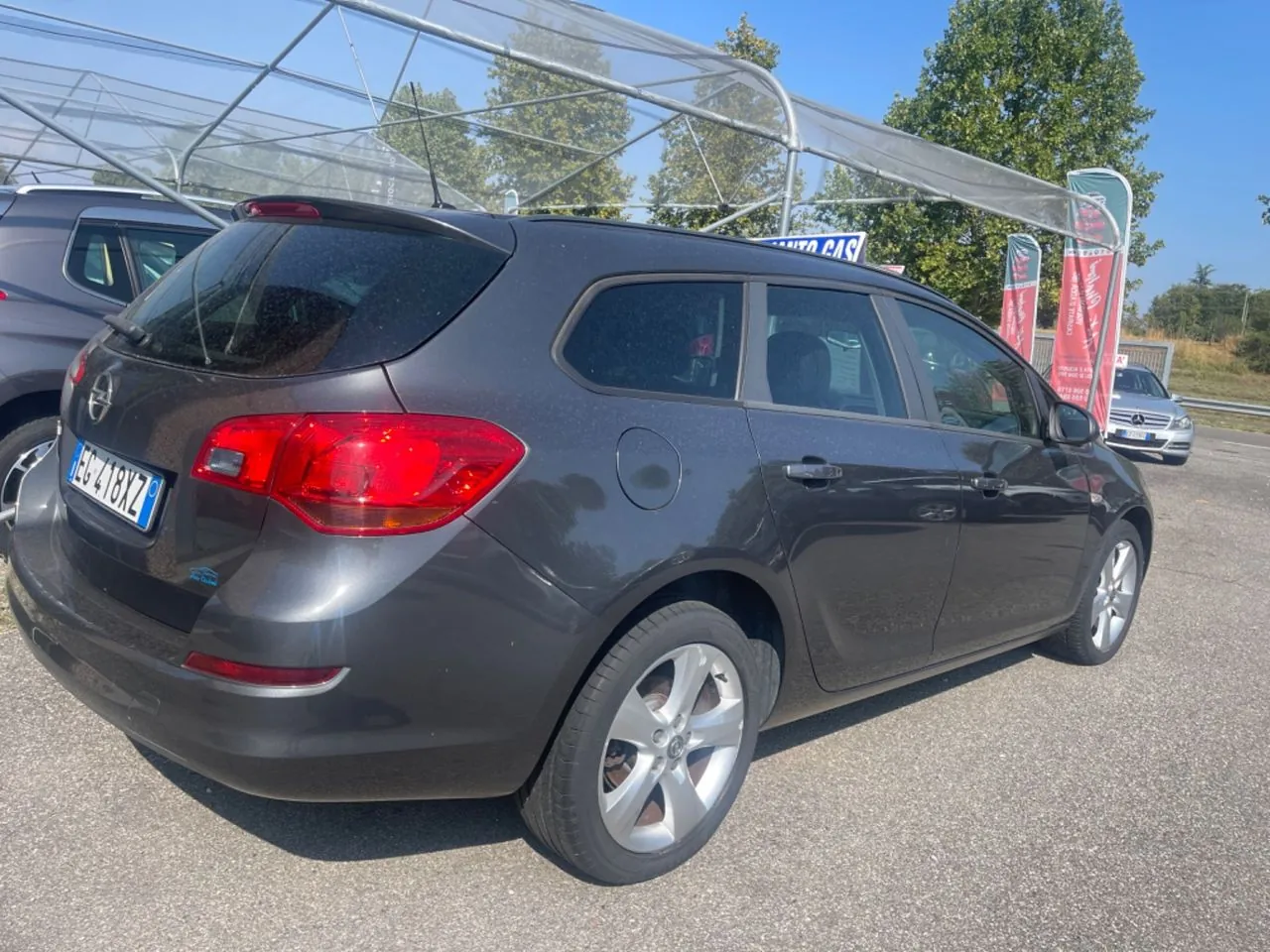 Opel Astra 2011 photo 4