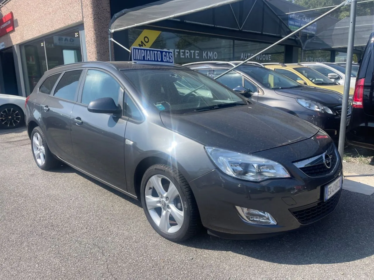Opel Astra 2011 photo 2