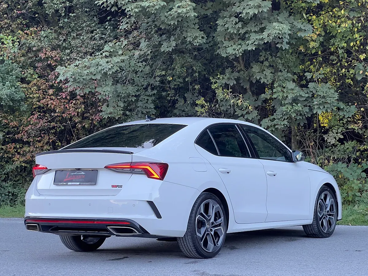 Skoda Octavia 2023 photo 2