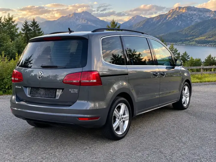Volkswagen Sharan 2011 photo 2