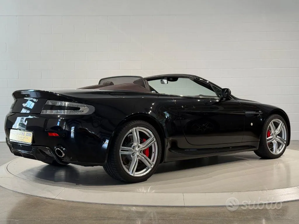 Aston Martin V8 Vantage 2009 photo 5