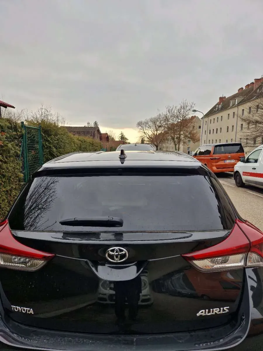 Toyota Auris 2018 photo 2