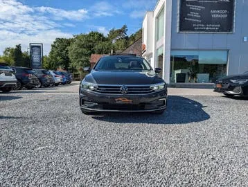 Volkswagen Passat 2022 photo 2