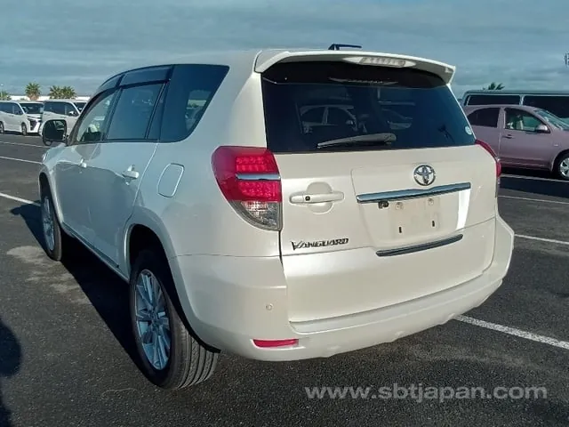 Toyota Vanguard 2013 photo 3