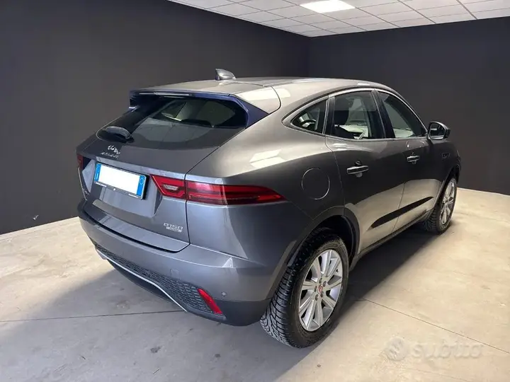 Jaguar E-Pace 2020 photo 4