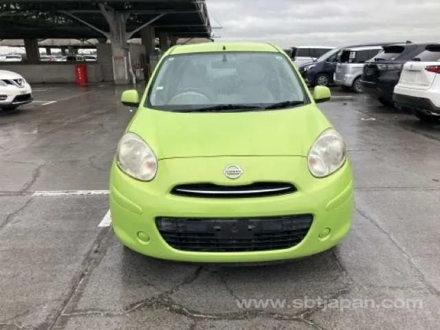 Nissan March 2010 photo 5
