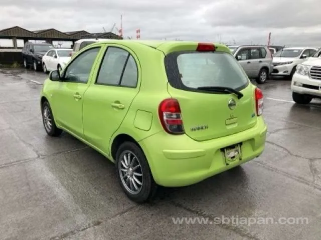Nissan March 2010 photo 3