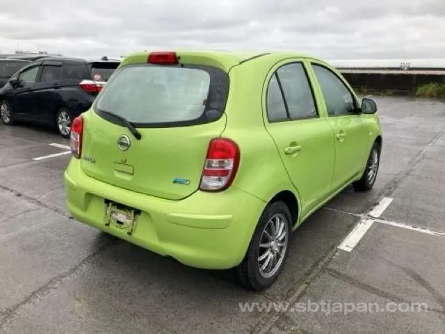 Nissan March 2010 photo 4