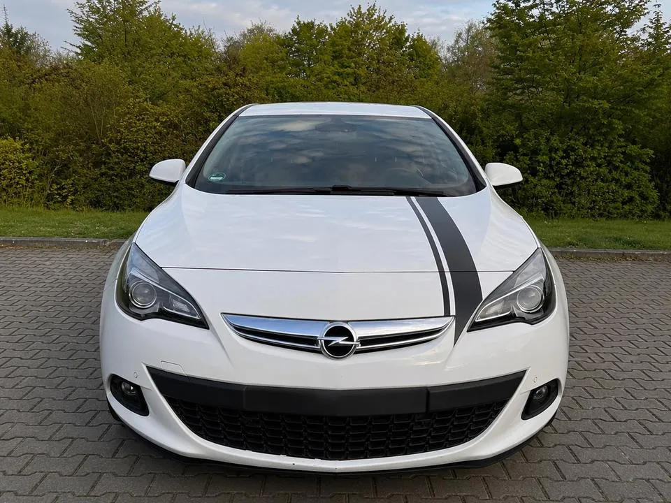 Opel Astra Gtc
