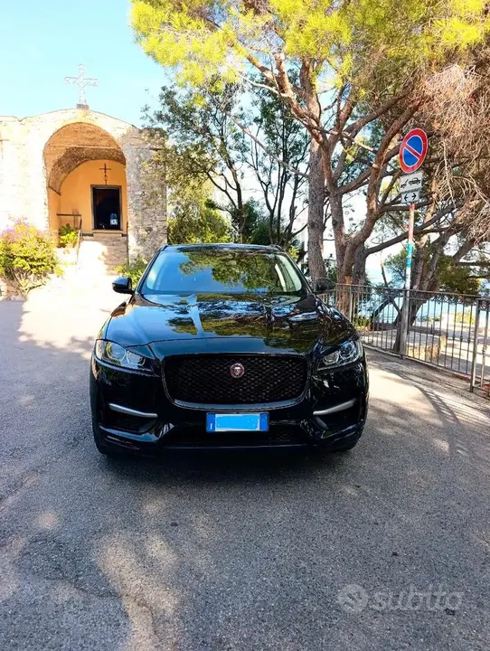 Jaguar F-Pace 2017 photo 5