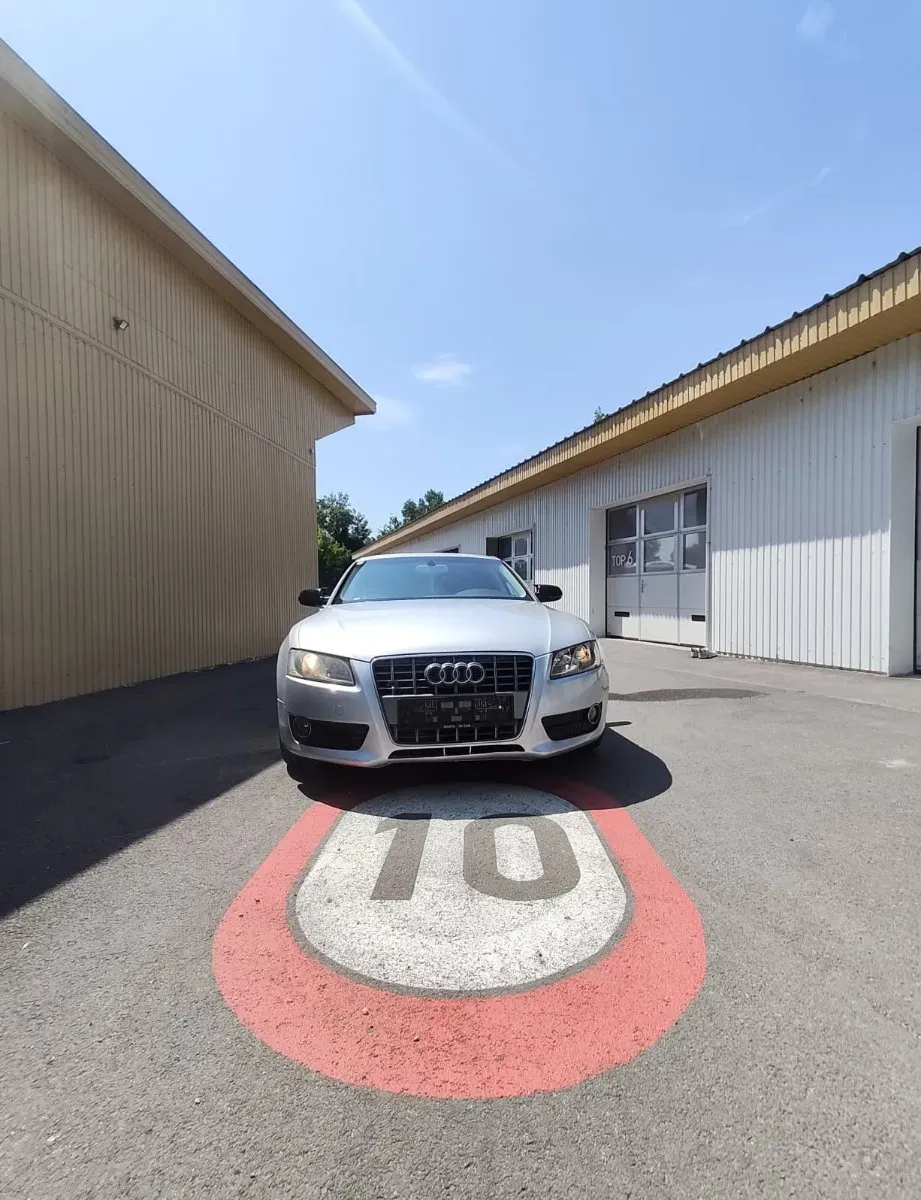 Audi A5 2011 photo 2