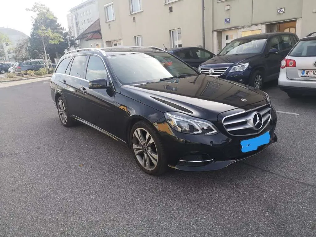 Mercedes-Benz E-Class 2013 photo 2