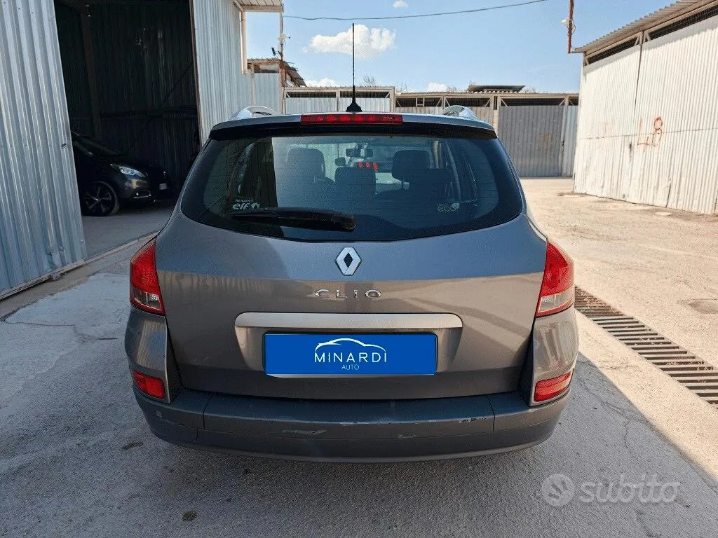 Renault Clio 2009 photo 4
