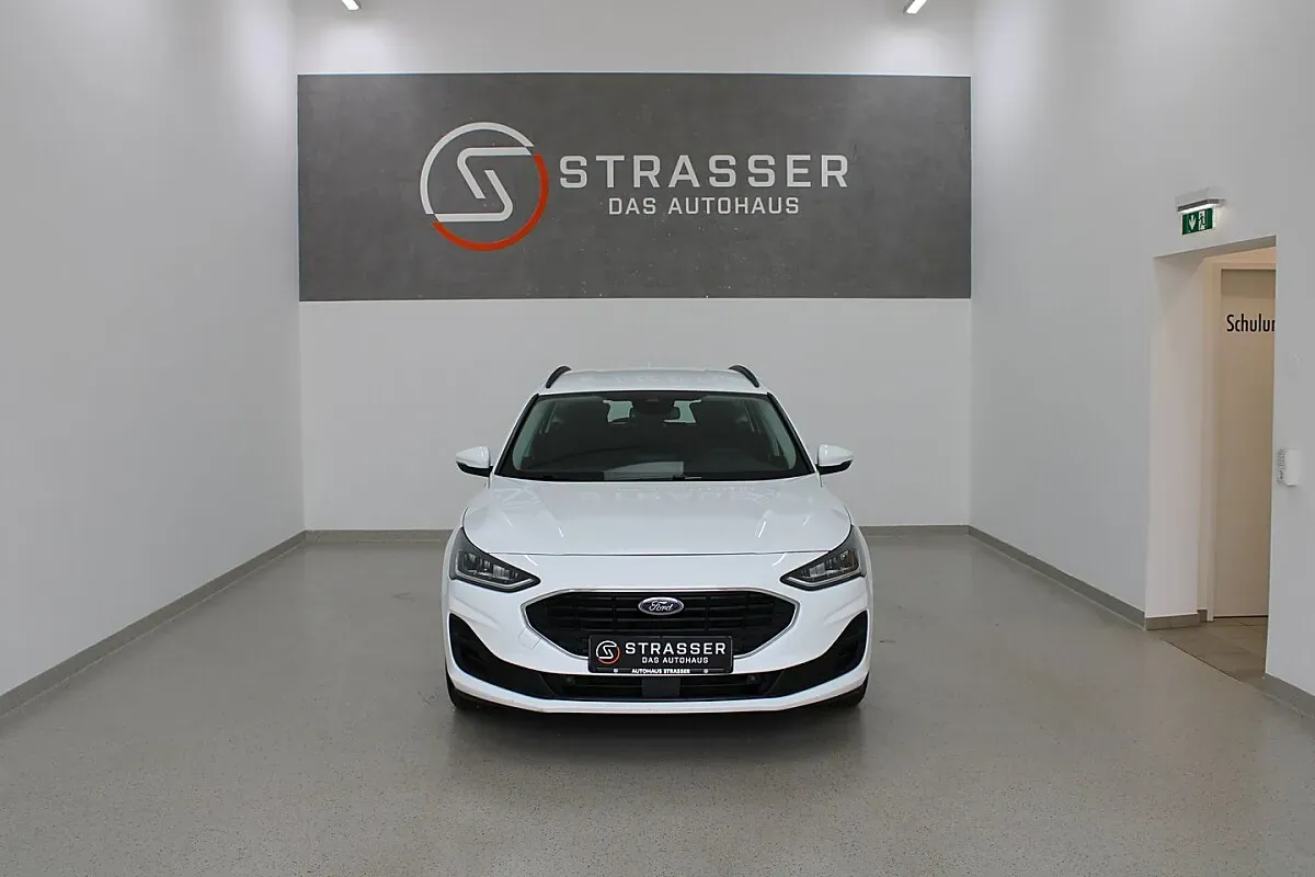 Ford Focus 2022 photo 2