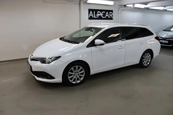Toyota Auris 2017 photo 2