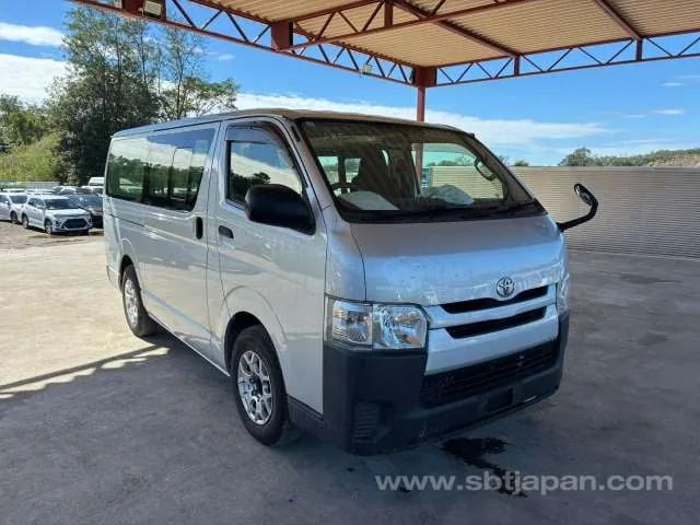 Toyota Cbf-Trh200V