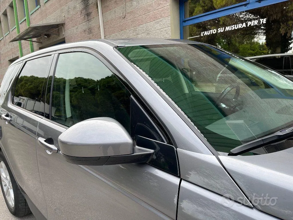 Land Rover Discovery Sport 2020 photo 5