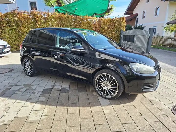 Volkswagen Golf 2011 photo 2