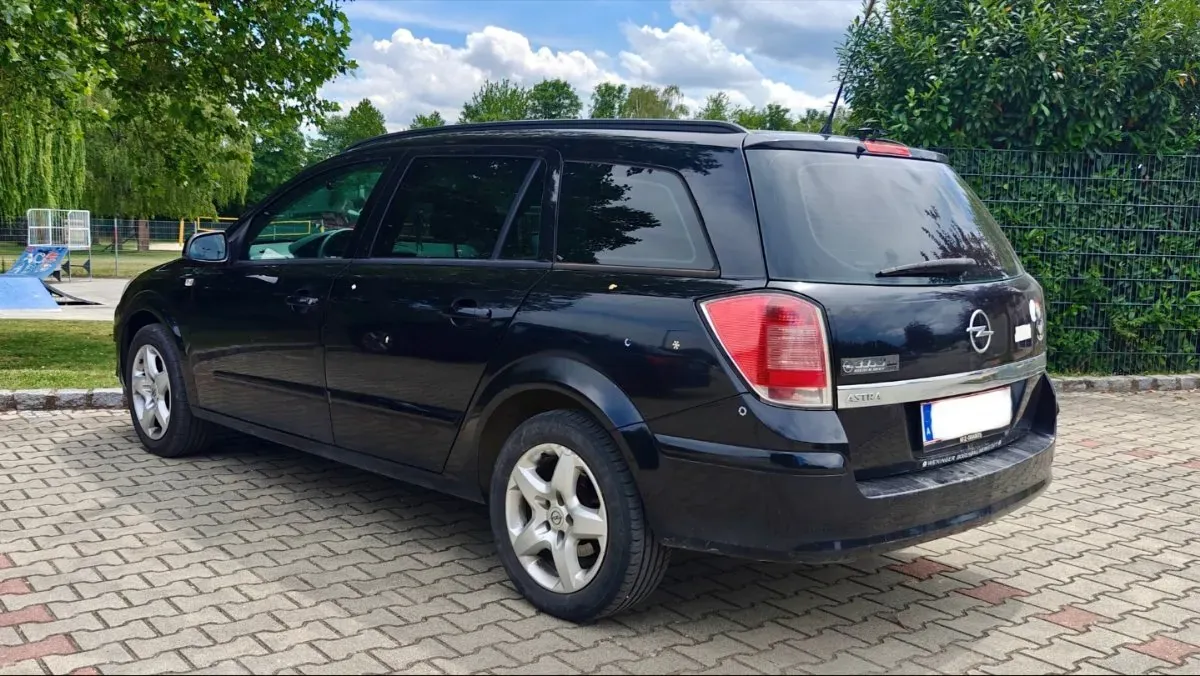 Opel Astra 2008 photo 3