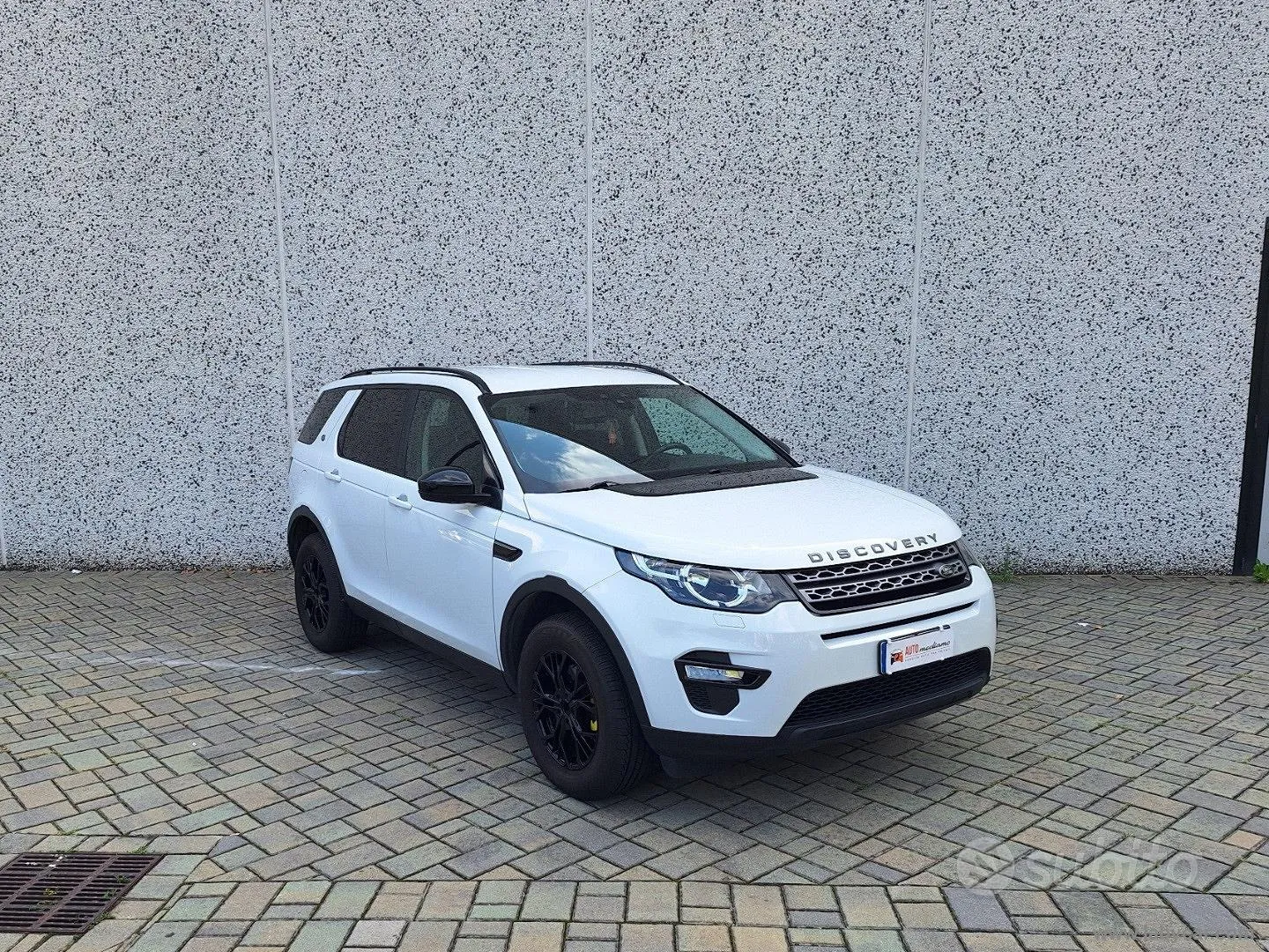 Land Rover Discovery Sport 2015 photo 3