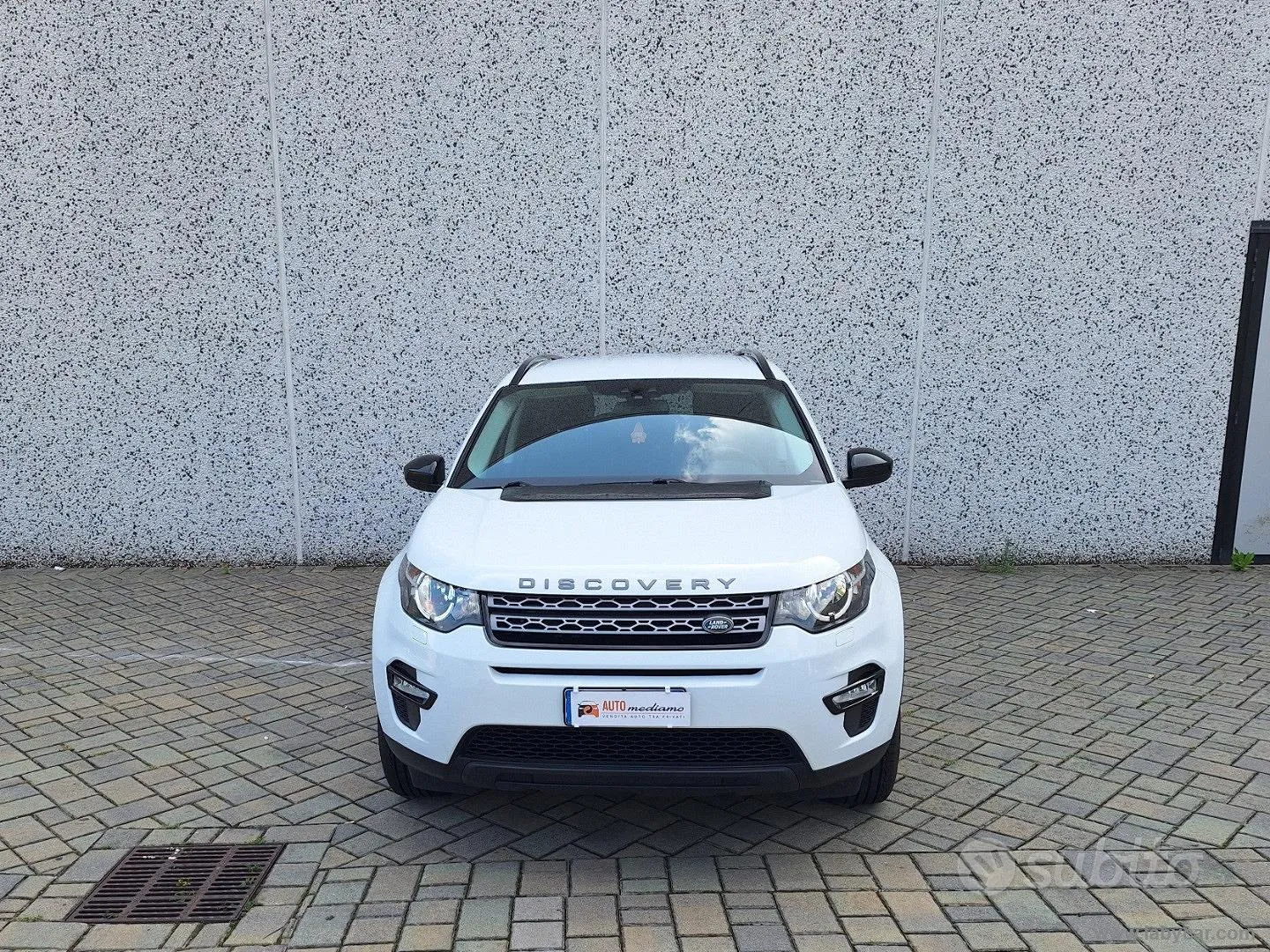 Land Rover Discovery Sport 2015 photo 2