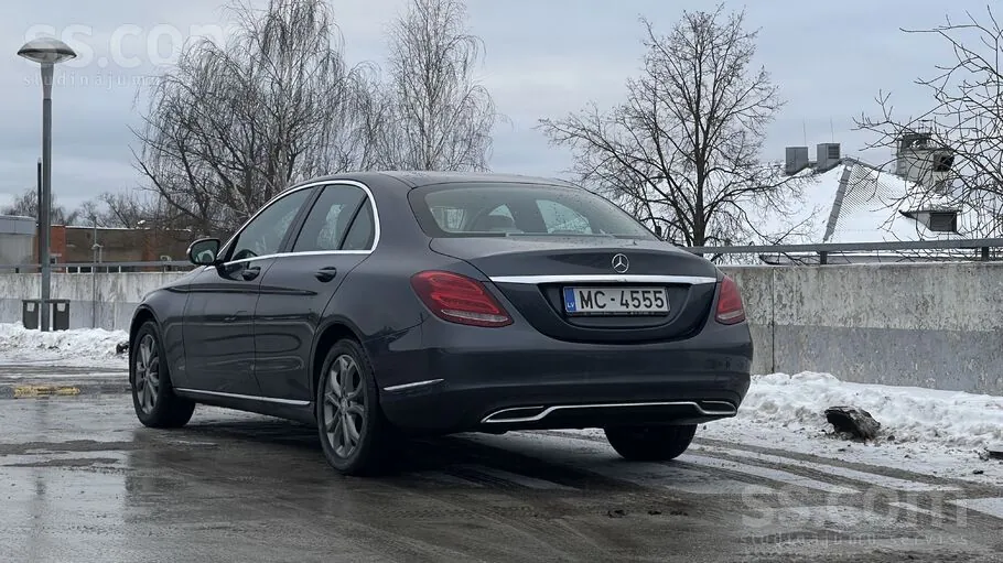 Mercedes-Benz C220 2014 photo 4