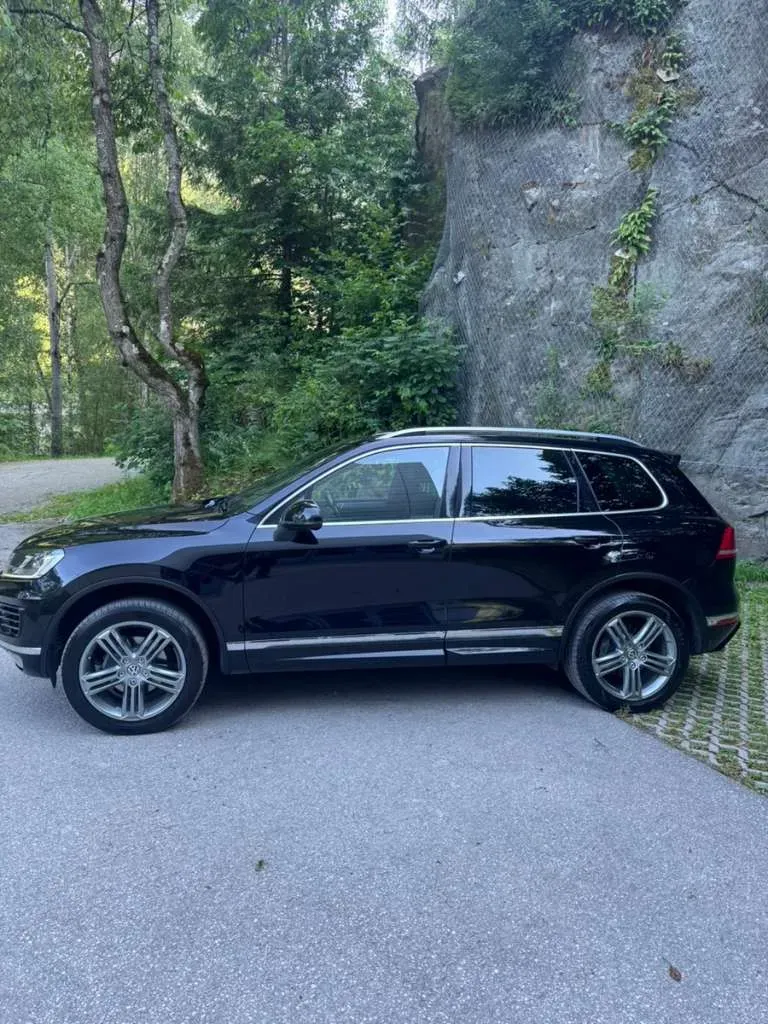 Volkswagen Touareg 2015 photo 2