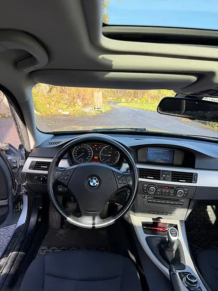 BMW 316D 2010 photo 2