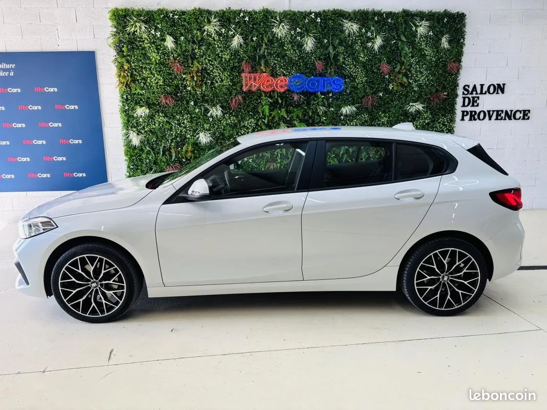 BMW 1 Series 2023 photo 2