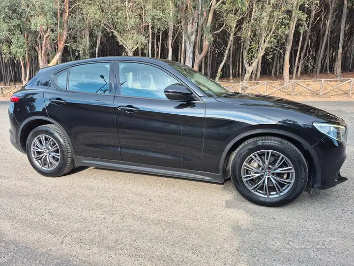 Alfa Romeo Stelvio 2021 photo 4