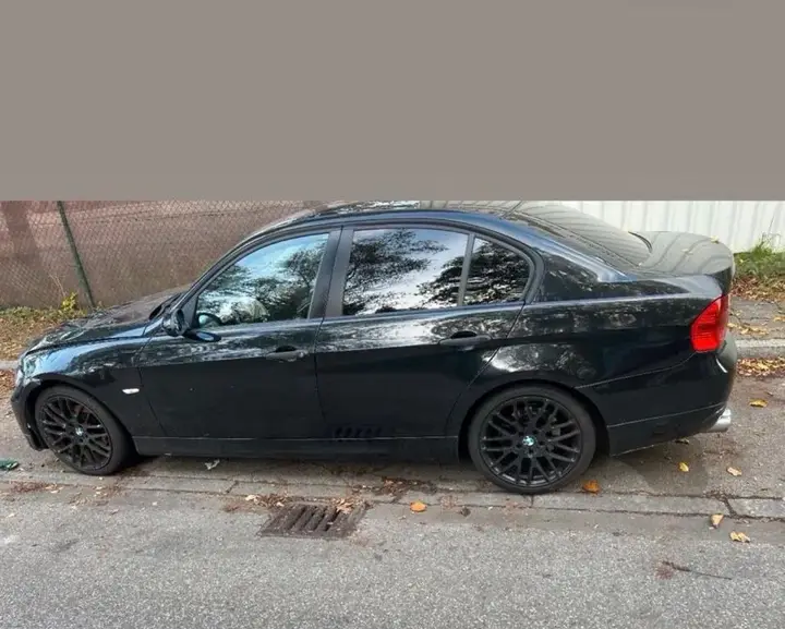 BMW 320I