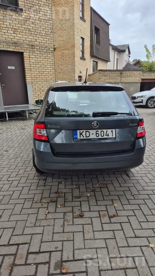Skoda Fabia 2015 photo 2