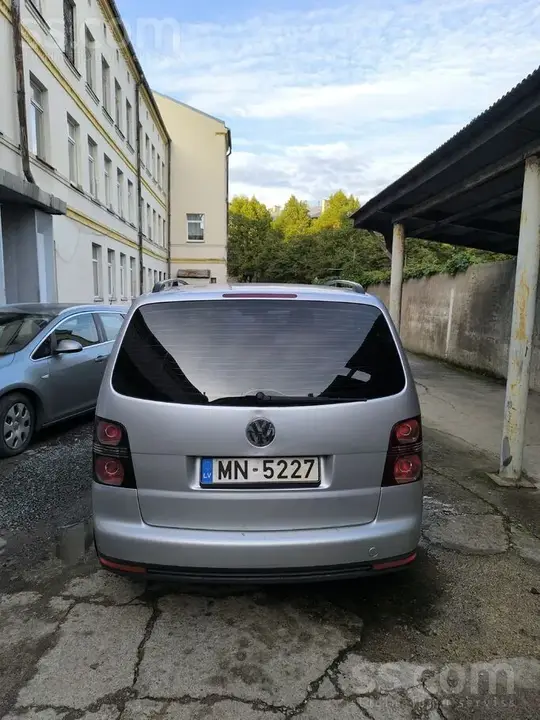 Volkswagen Touran 2007 photo 4