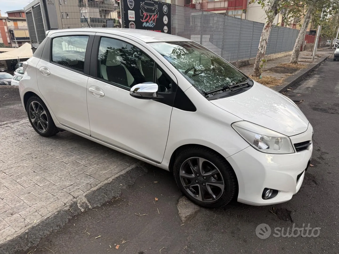 Toyota Yaris 2014 photo 2